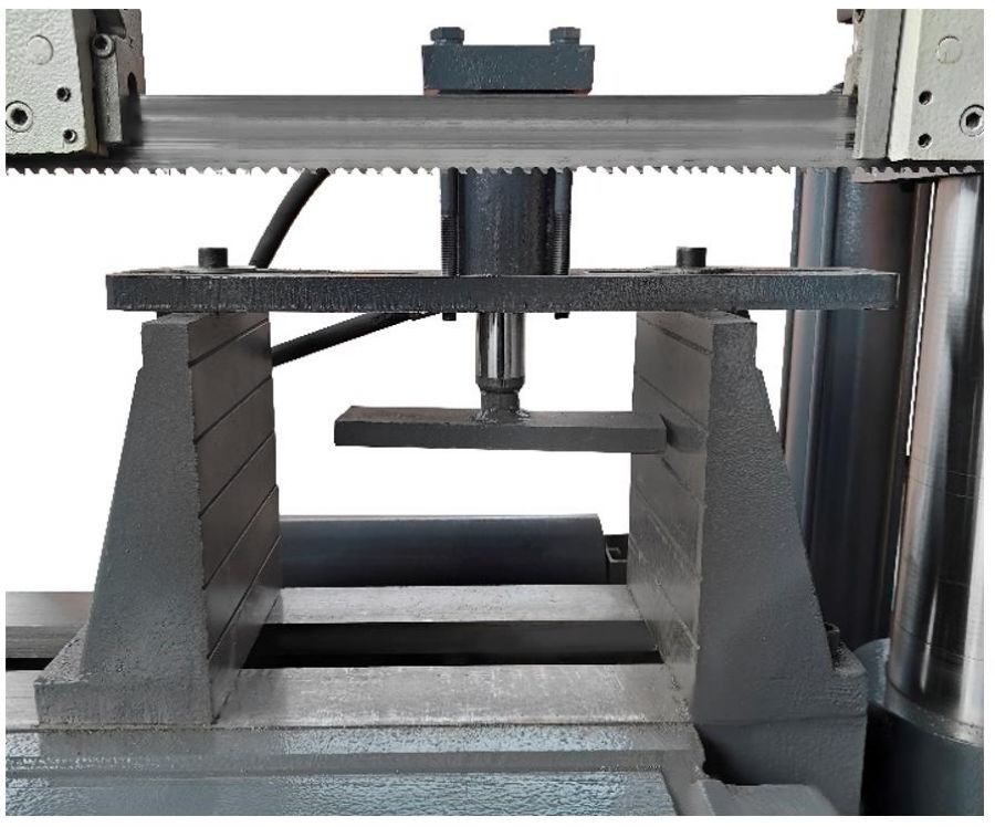 Двухколонный полуавтоматический ленточнопильный станок Metal Master MGH-350E - фото