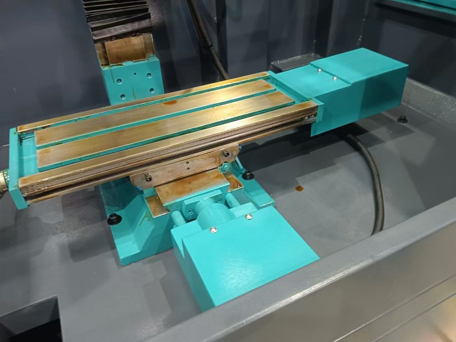 Фрезерный станок с ЧПУ AURA FM-20 CNC - фото