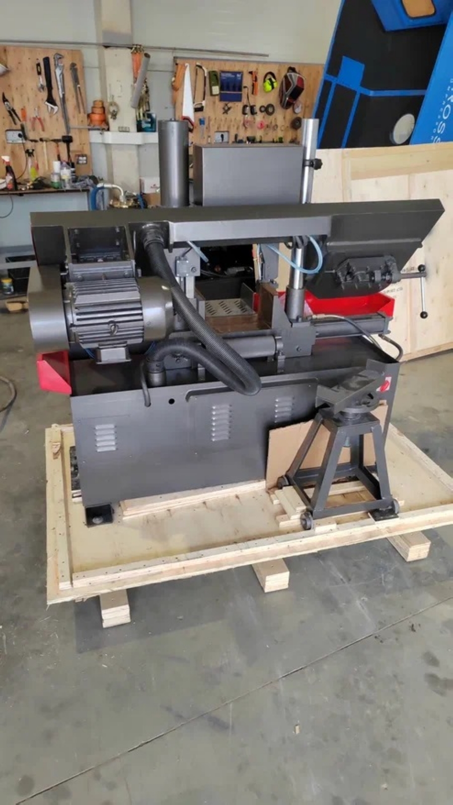 Двухколонный полуавтоматический ленточнопильный станок MetMachine LS2226-000000 - фото