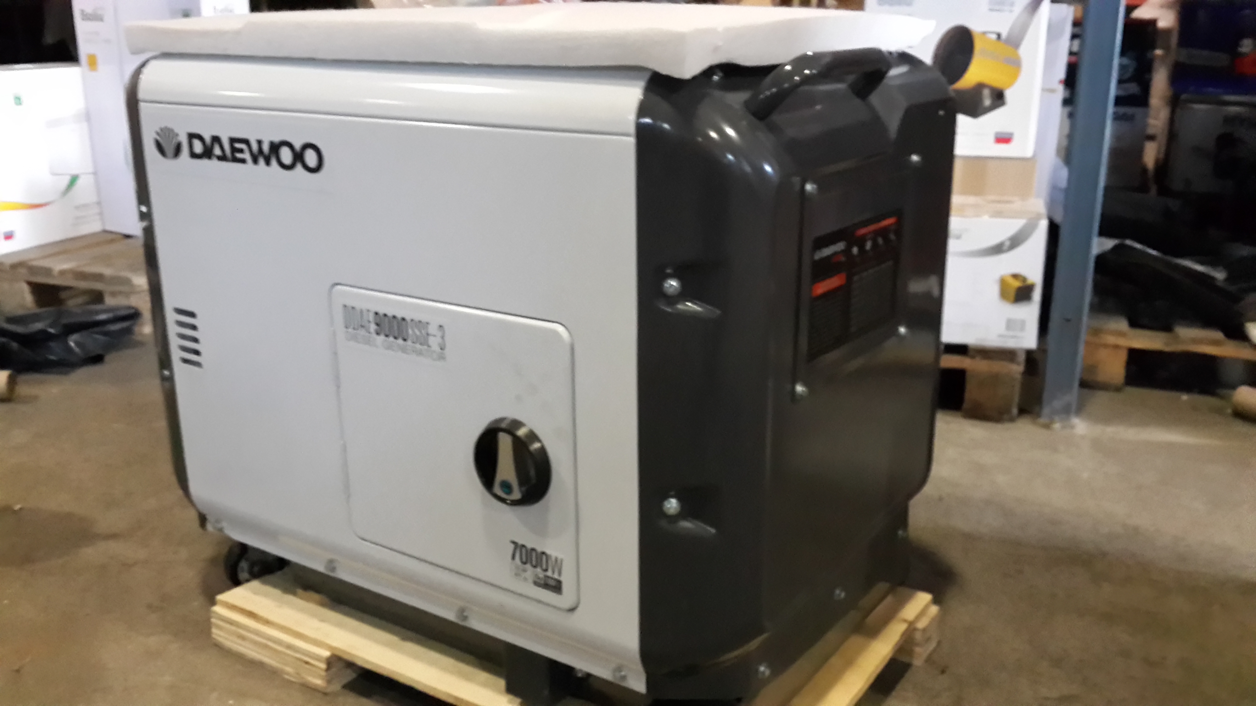 Электрогенератор дизельный Daewoo DDAE 9000 SSE-3 - фото