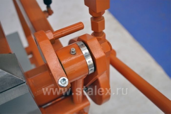 Листогибочный станок Stalex 1300 с тремя сегментными балками - фото