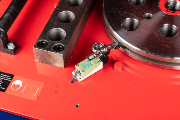 Гибщик арматуры VEKTOR GW40 с доводчиком - фото