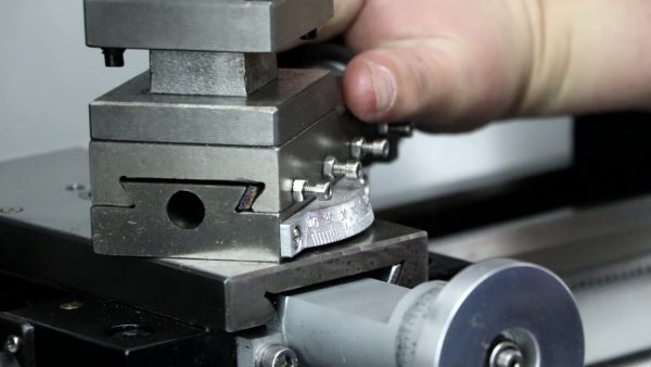 Станок токарный VISPROM SPV-180x300 - фото