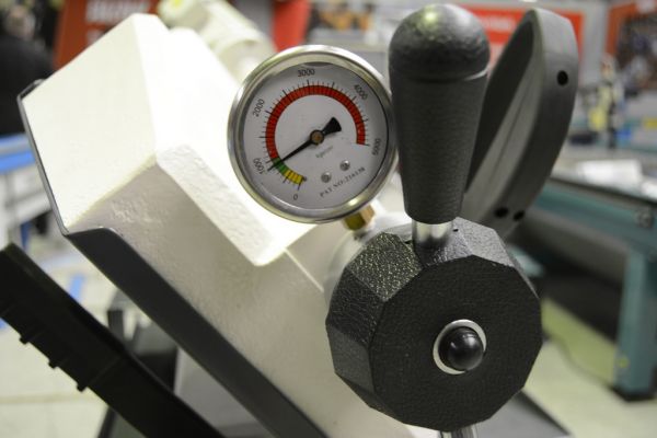 Ленточная пила по металлу Metal Master BSG-220 - фото