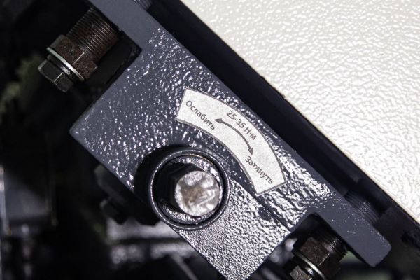 Двухколонный полуавтоматический ленточнопильный станок Metal Master MGH-350 - фото