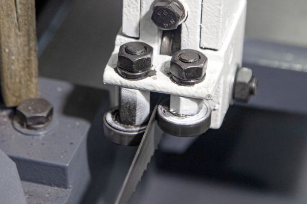 Двухколонный полуавтоматический ленточнопильный станок Metal Master MGH-350 - фото