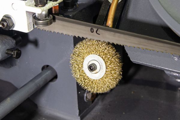 Двухколонный полуавтоматический ленточнопильный станок Metal Master MGH-350 - фото