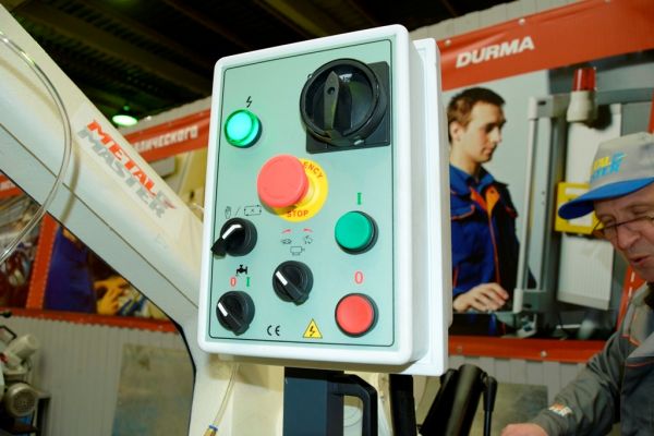 Ленточная пила по металлу Metal Master BSG 255 - фото