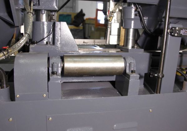 Двухколонный полуавтоматический ленточнопильный станок Metal Master MGH-300 - фото