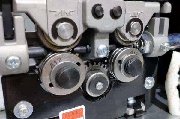 Инверторный сварочный полуавтомат TRITON ALUMIG 300P Dpulse Synergic - фото