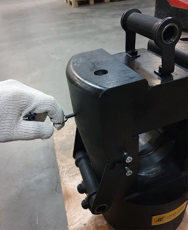 Пресс гидравлический ПГО-200Н (630 - 1440 мм2), усилие 200 тонн - фото