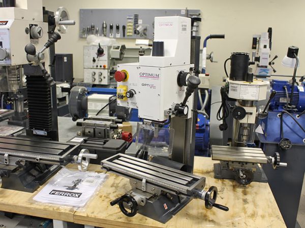 Фрезерный станок Optimum OPTImill BF 16Vario - фото