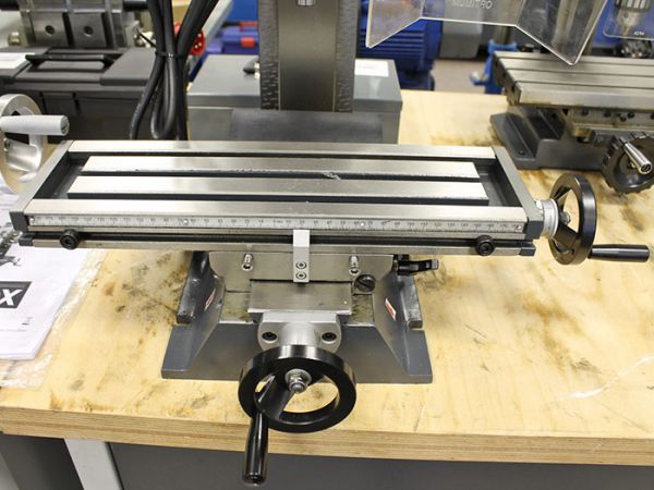 Фрезерный станок Optimum OPTImill BF 16Vario - фото