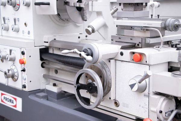 Универсальный токарный станок Proma SPF-1500PHS с УЦИ - фото