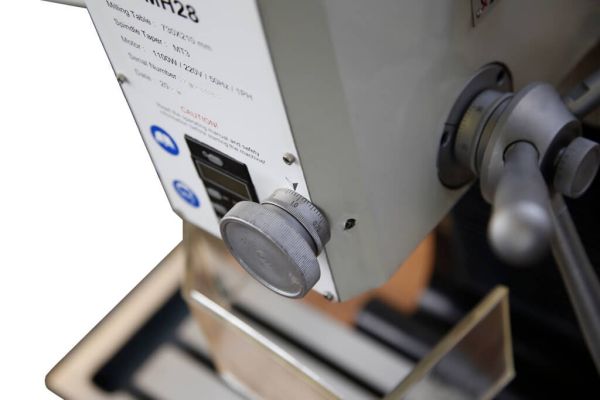 Станок фрезерный по металлу Metal Master MMH-28V - фото