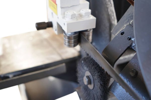 Полуавтоматическая ленточная пила по металлу Metal Master BSM-400 SAF - фото