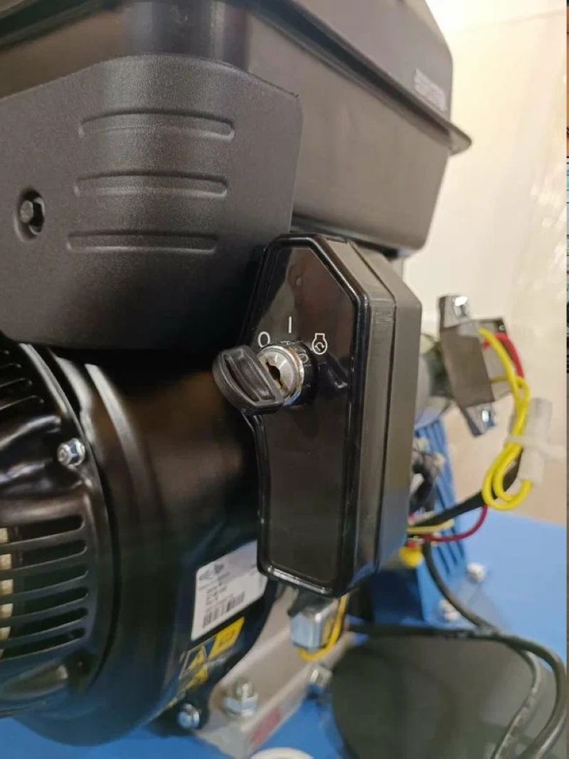 Бензиновый передвижной компрессор Borey 11-7B - фото