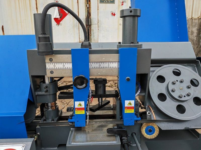 Двухколонный полуавтоматический ленточнопильный станок MetalTec BS 300 CH - фото