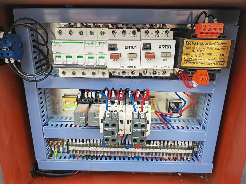 Двухколонный полуавтоматический ленточнопильный станок MetalTec BS 350CZ - фото