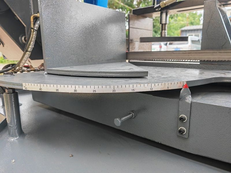 Двухколонный полуавтоматический ленточнопильный станок MetalTec BS 350CZ - фото