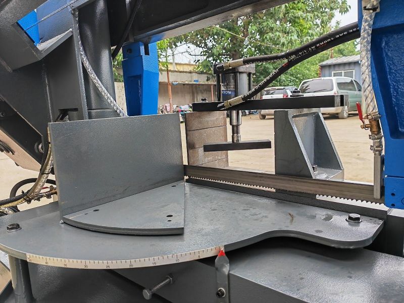 Двухколонный полуавтоматический ленточнопильный станок MetalTec BS 350CZ - фото