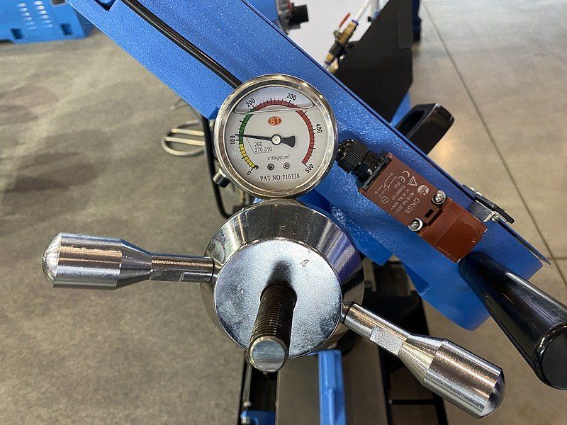 Ленточная пила по металлу MetalTec BS 228 FH - фото