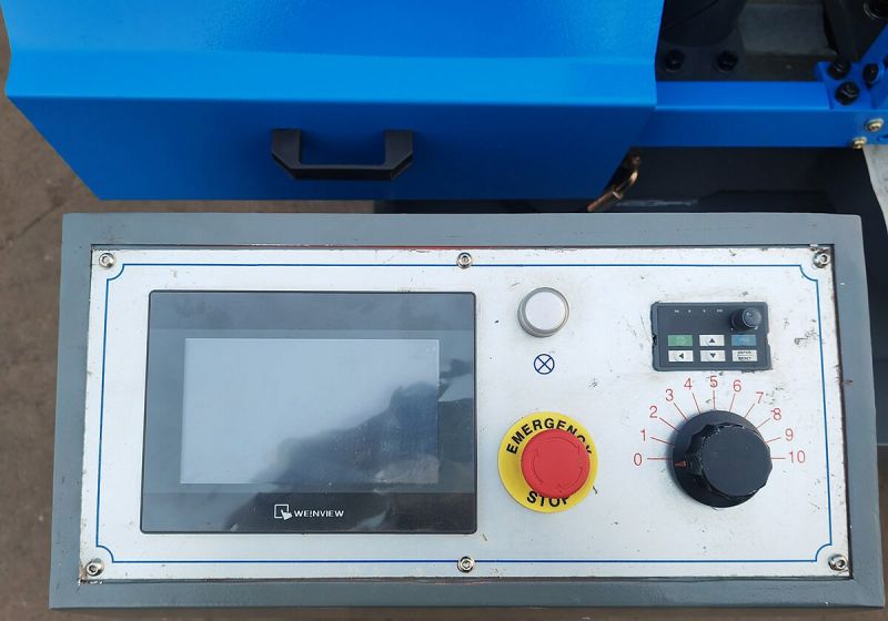 Двухколонный автоматический ленточнопильный станок MetalTec BS 300 CA - фото