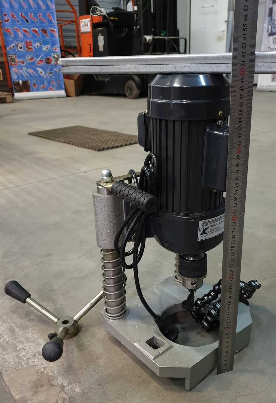 Станок для вырезания отверстий в трубах СДВО-114 - фото