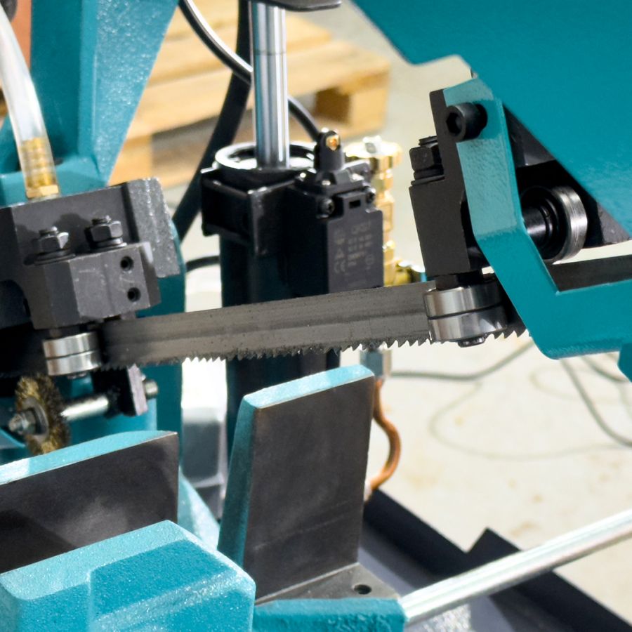 Ленточная пила по металлу AURA LM-170G/380 - фото