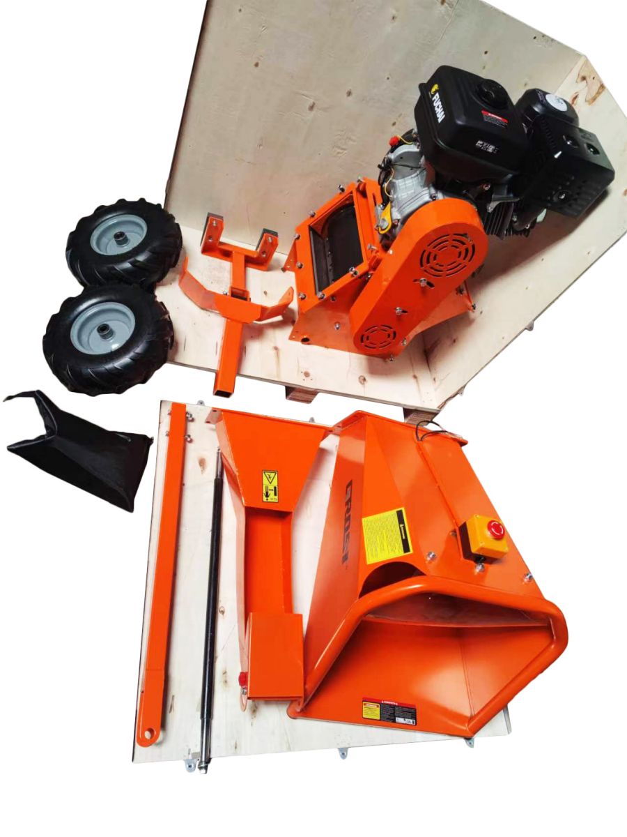 Измельчитель-шредер GROST WCH 300 с прицепным устройством - фото