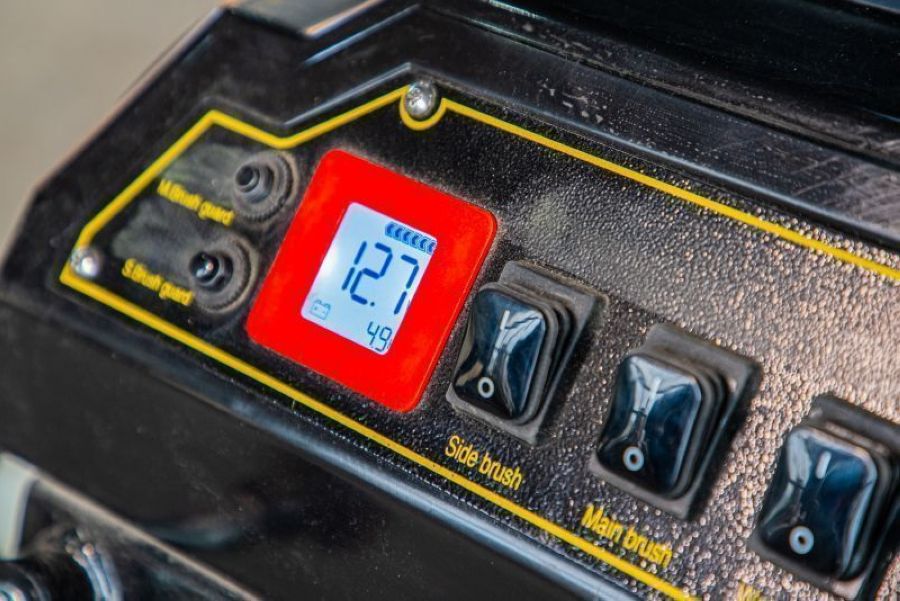 Подметально-уборочная машина TOR A100 с АКБ - фото