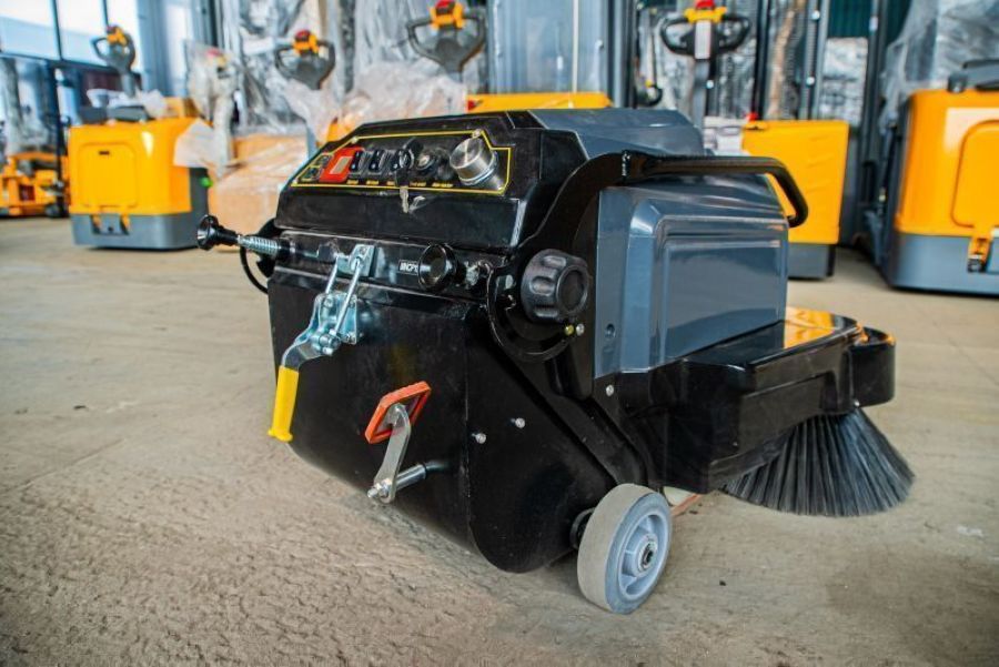 Подметально-уборочная машина TOR A100 с АКБ - фото