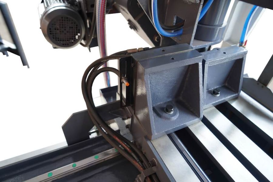 Двухколонный автоматический ленточнопильный станок Metal Master MSK 400 Е - фото