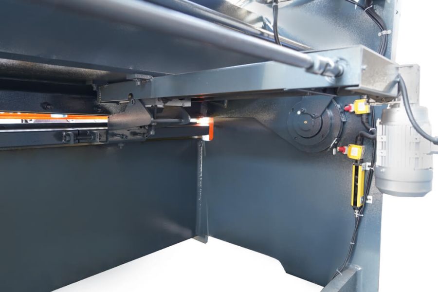 Гильотина гидравлическая METALMASTER HCJ 2540 Е - фото