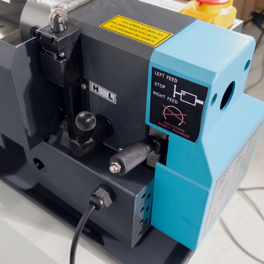 Настольный токарный станок AURA TM-300V - фото