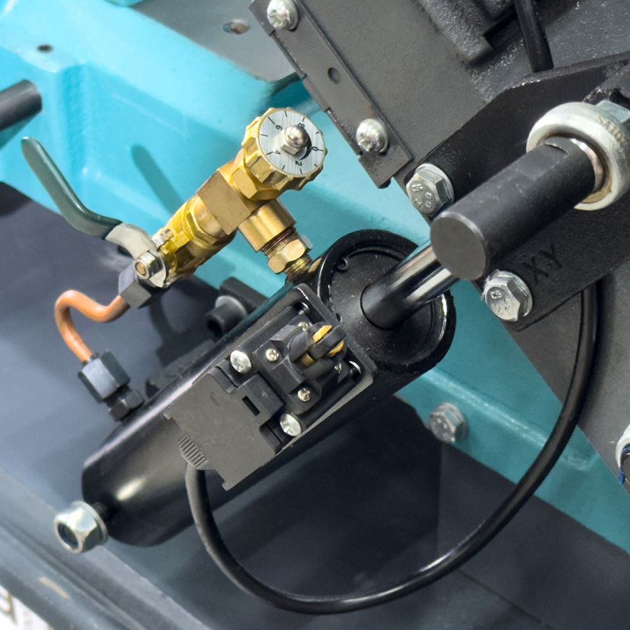 Ленточная пила по металлу AURA LM-180B/380 - фото