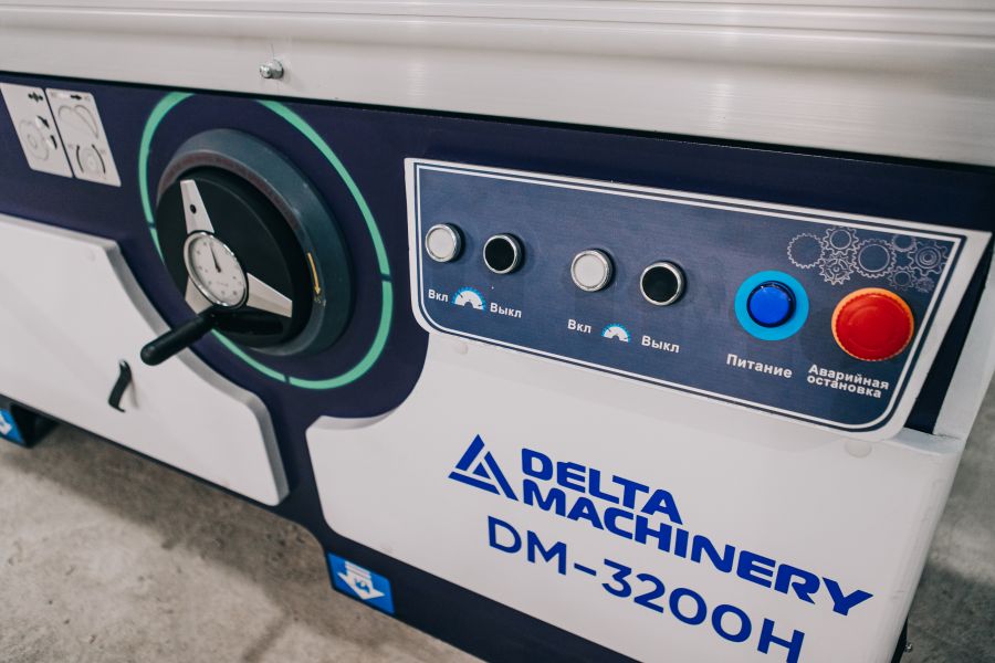 Форматно-раскроечный станок DELTAMACHINERY DM-3200H - фото