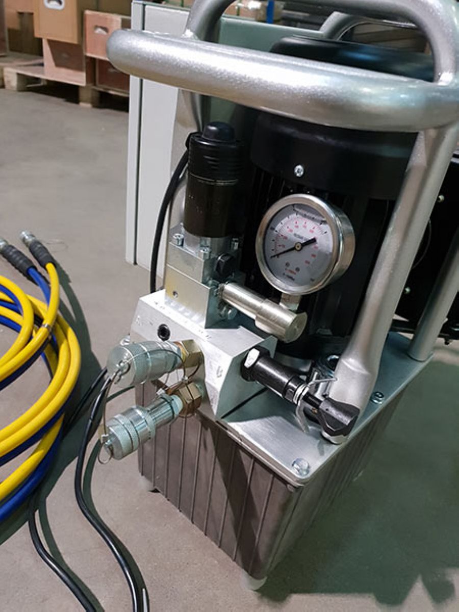 Двухпоточная маслостанция МГС700-1.1П-Э-2ГГ 220В, полуавтоматическая для двух гайковертов - фото