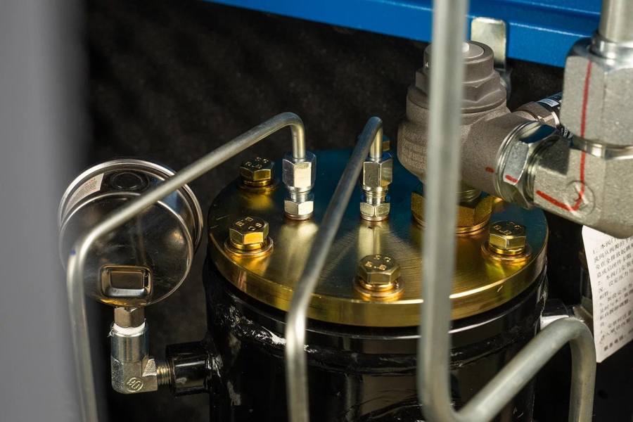 Компрессор винтовой Hansmann RSA 7.5-12 IP54 с частотным преобразователем - фото