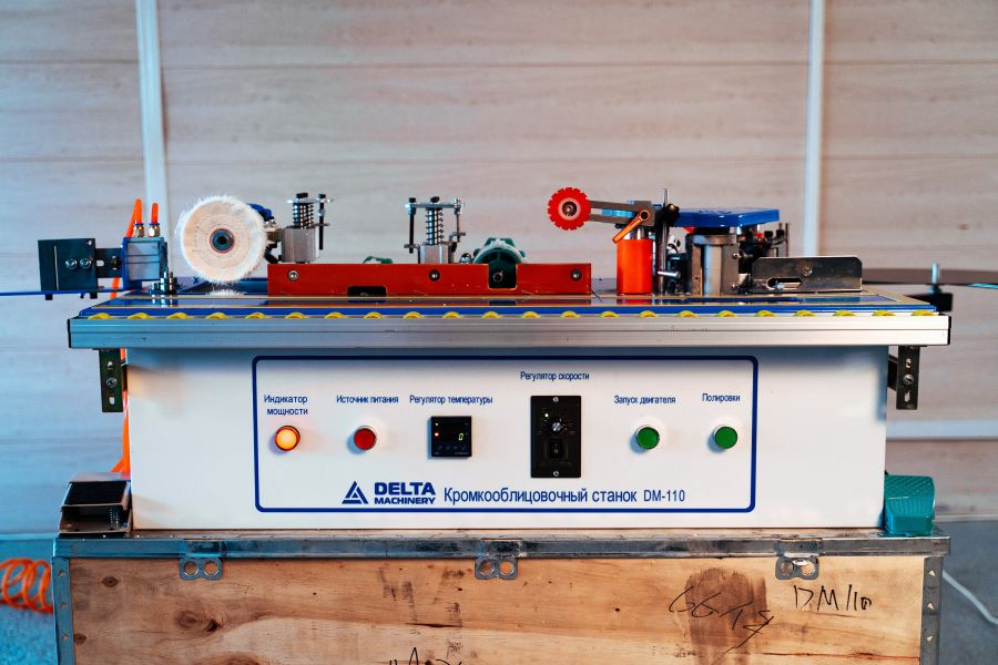 Кромкооблицовочный станок DELTAMACHINERY DM-110 - фото