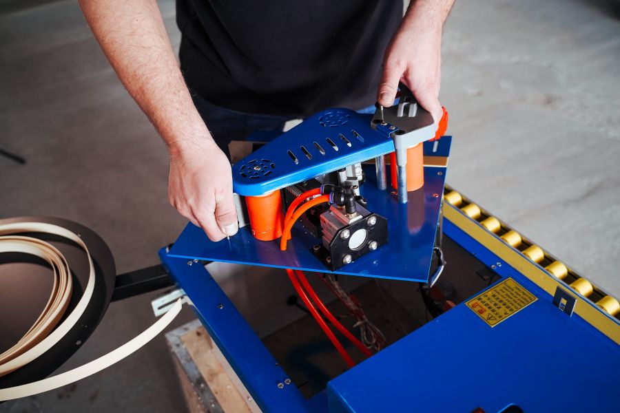 Кромкооблицовочный станок DELTAMACHINERY DM-110 - фото