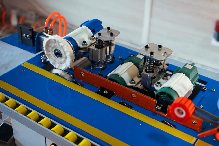 Кромкооблицовочный станок DELTAMACHINERY DM-110 - фото