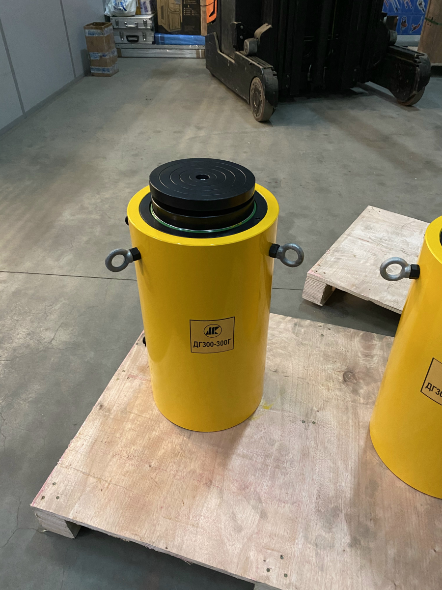 Домкрат грузовой с гидравлическим возвратом ДГ500-150ГО с плавающей опорой - фото