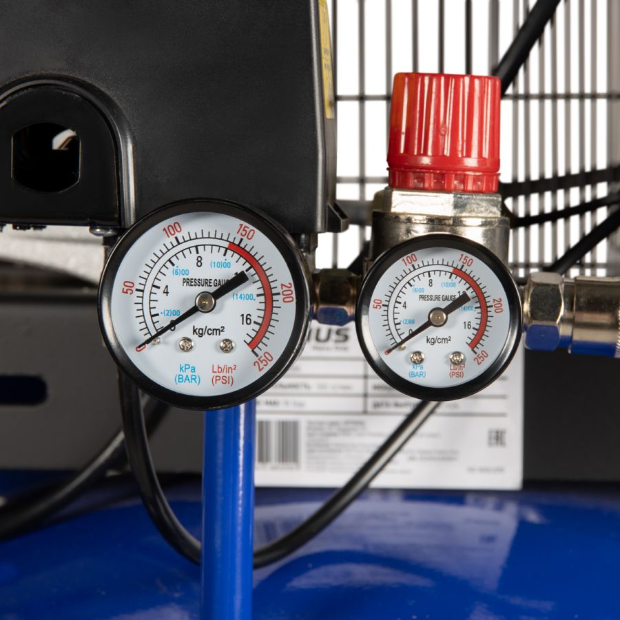 Компрессор с ременной передачей OPTIMUS OPT-301558A - фото