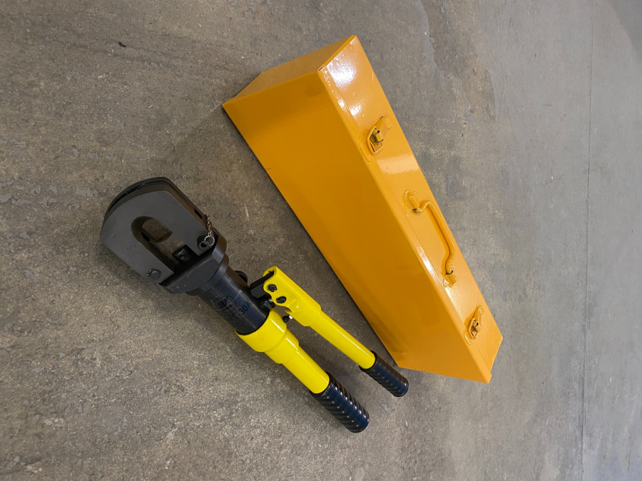 Тросорез гидравлический ТСРГ-30А со встроенным насосом - фото