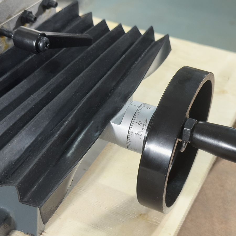 Вертикально-фрезерный станок PROMA FPX-25Е - фото