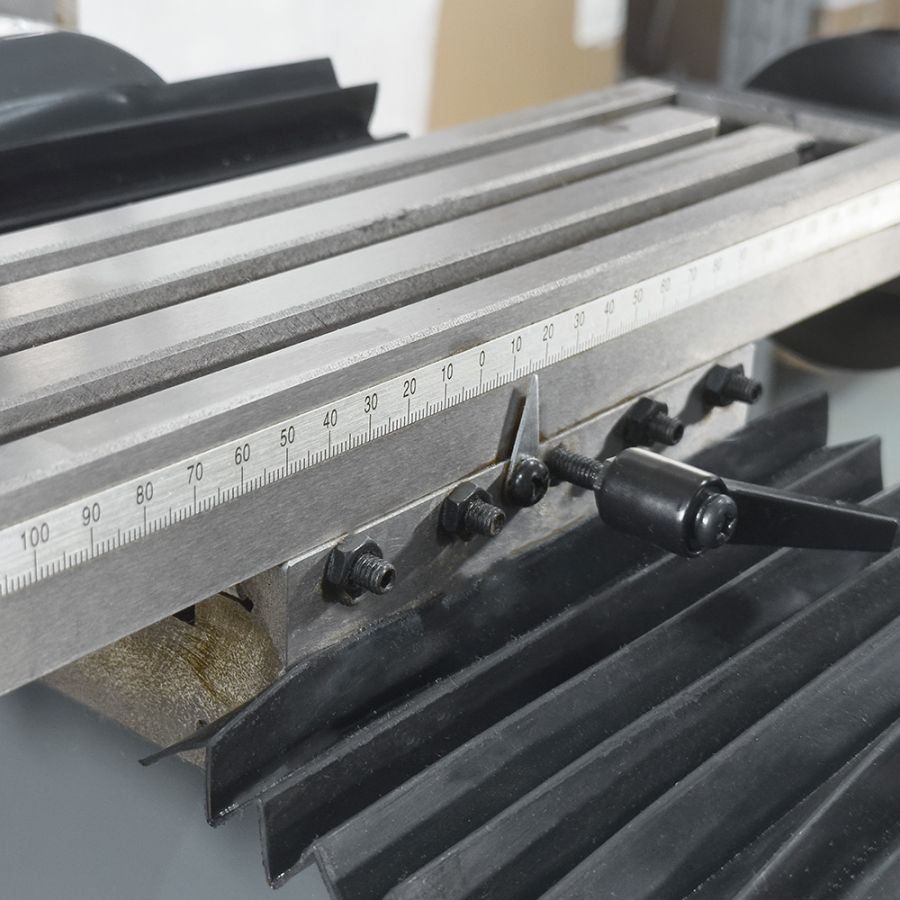 Вертикально-фрезерный станок PROMA FPX-25Е - фото