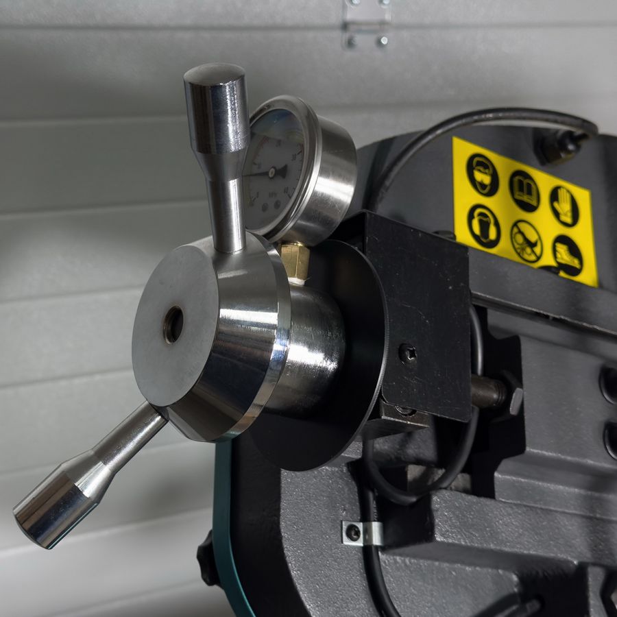 Ленточная пила по металлу AURA LM-220G/380 - фото