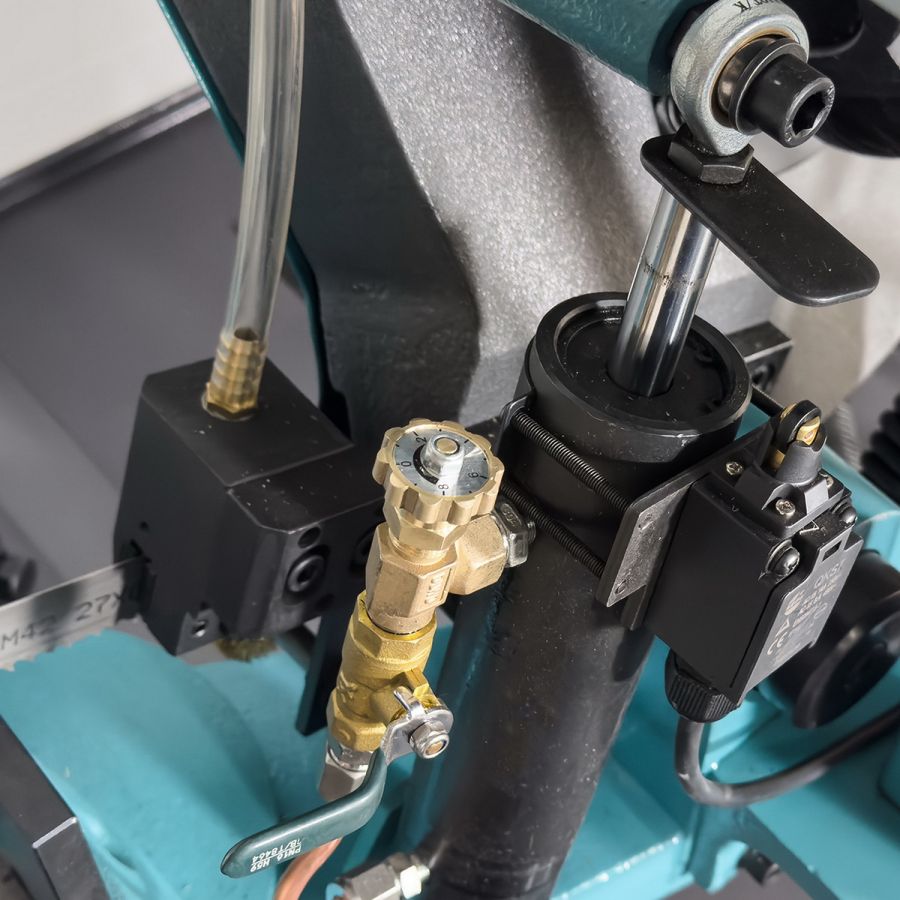 Ленточная пила по металлу AURA LM-220G/380 - фото