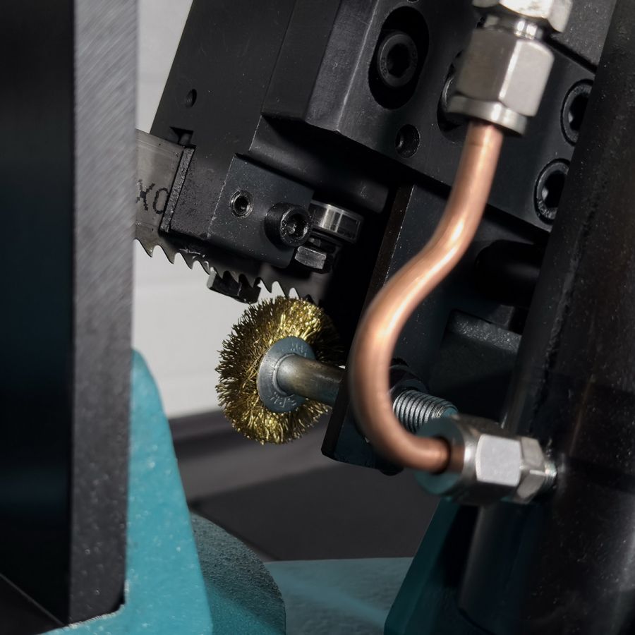 Ленточная пила по металлу AURA LM-220G/380 - фото